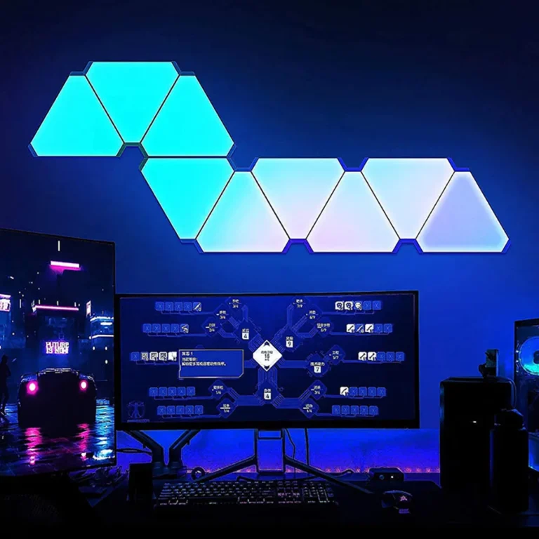 Quantum Triangle Lamp